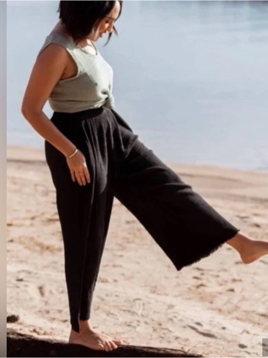 Pokoloko Pants - IKIKIZ Pokoloko Crinkle Palazzo Pants
Frayed Hem Wide Leg High Rise One Size
